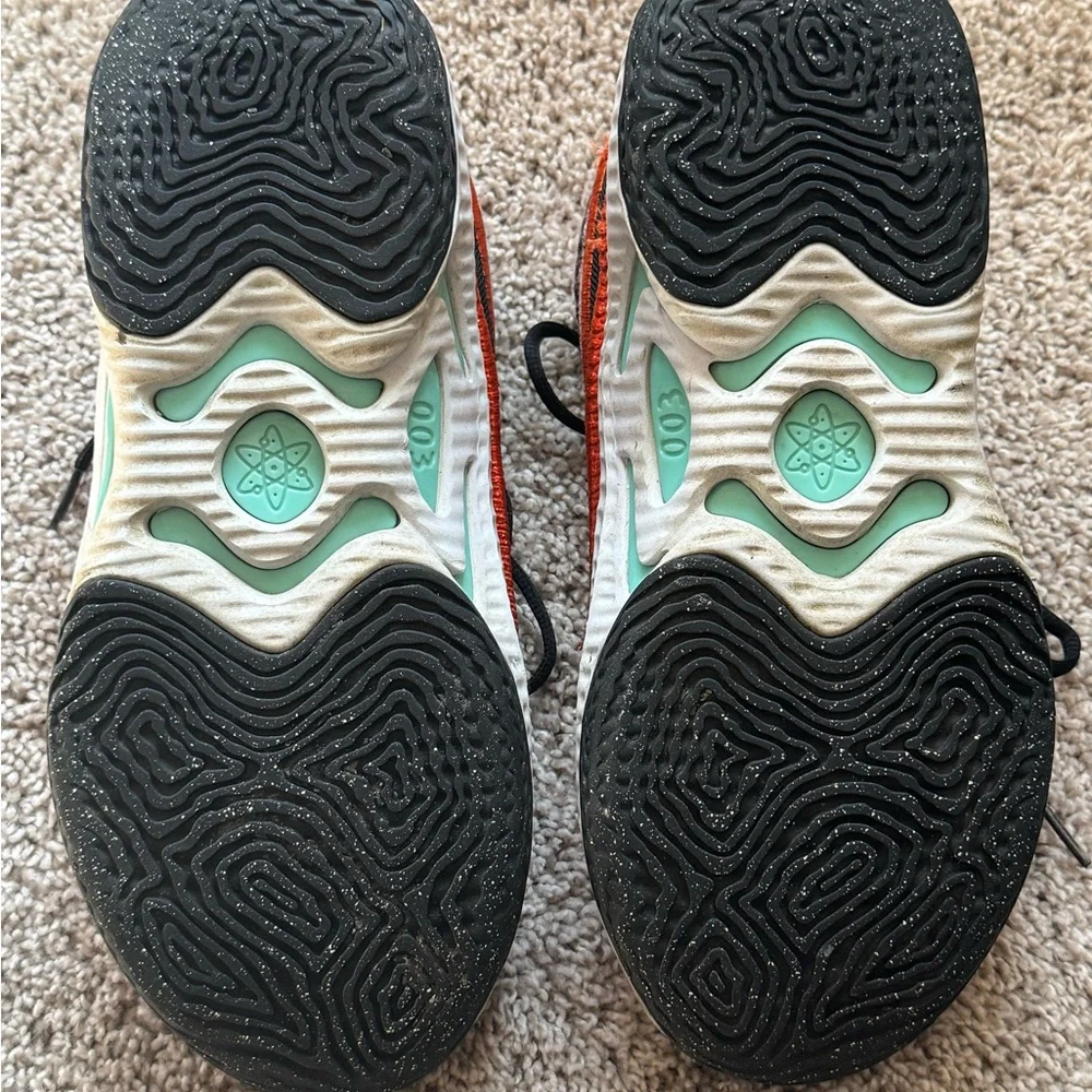 Nike Cosmic Unity 3 One We Win Men’s 9 Black and Orange Shoes